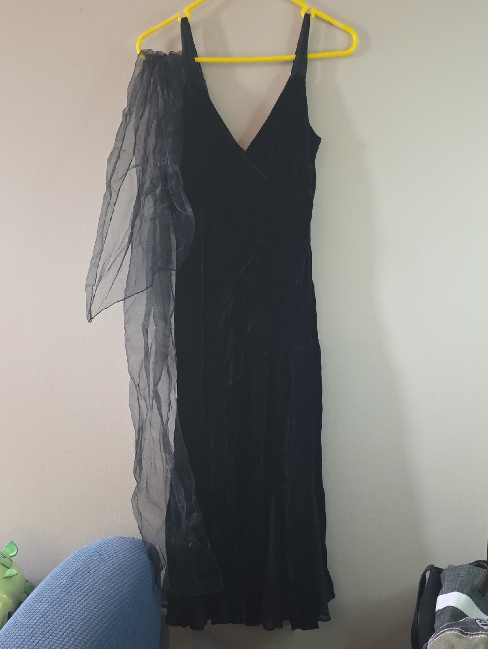 Black Velvet V-Neck Evening Dress with Sheer Tie Belt Fully Lined